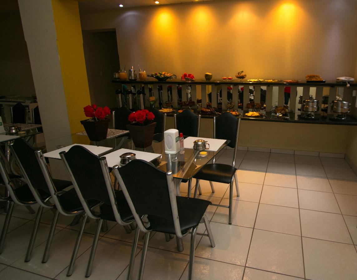 Yara Hotel Joao Pinheiro Bagian luar foto